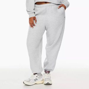Aritzia TNA Cozy Boyfriend Sweatpants